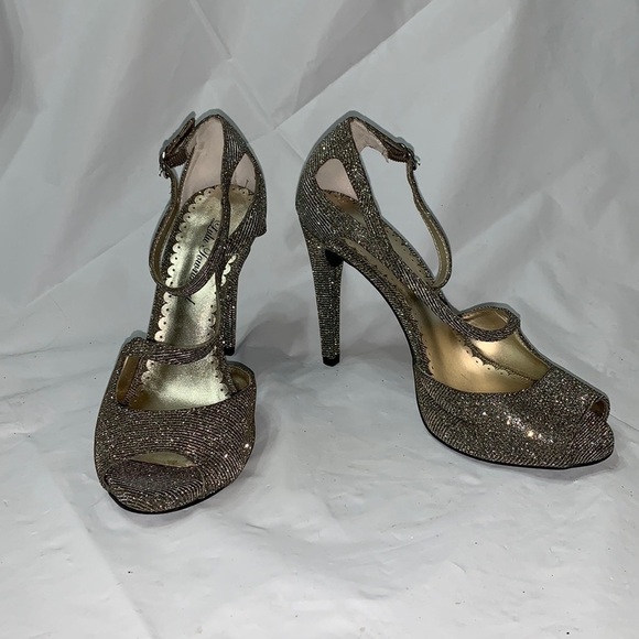 Lulu Townsend Silver Sparkly Heels w/ Peep Toe & ankle and arch strap Size 7.5M - Picture 1 of 10